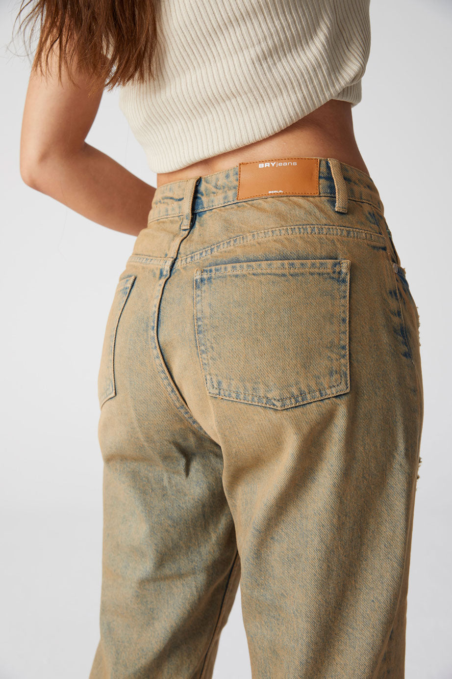 STRAIGHT JEANS - YELLOW WASHED LOOSE FIT